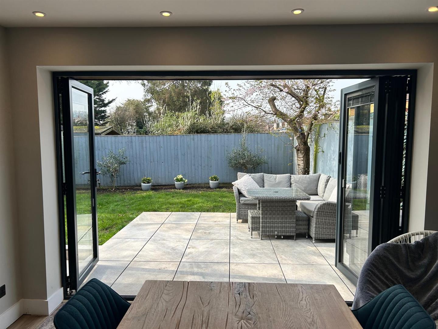 3 bed property in Oak Tree Road, Marlow